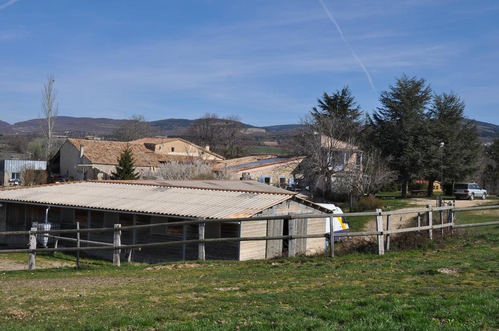 Hotel Le Petit Labouret Revest-du-Bion Zewnętrze zdjęcie