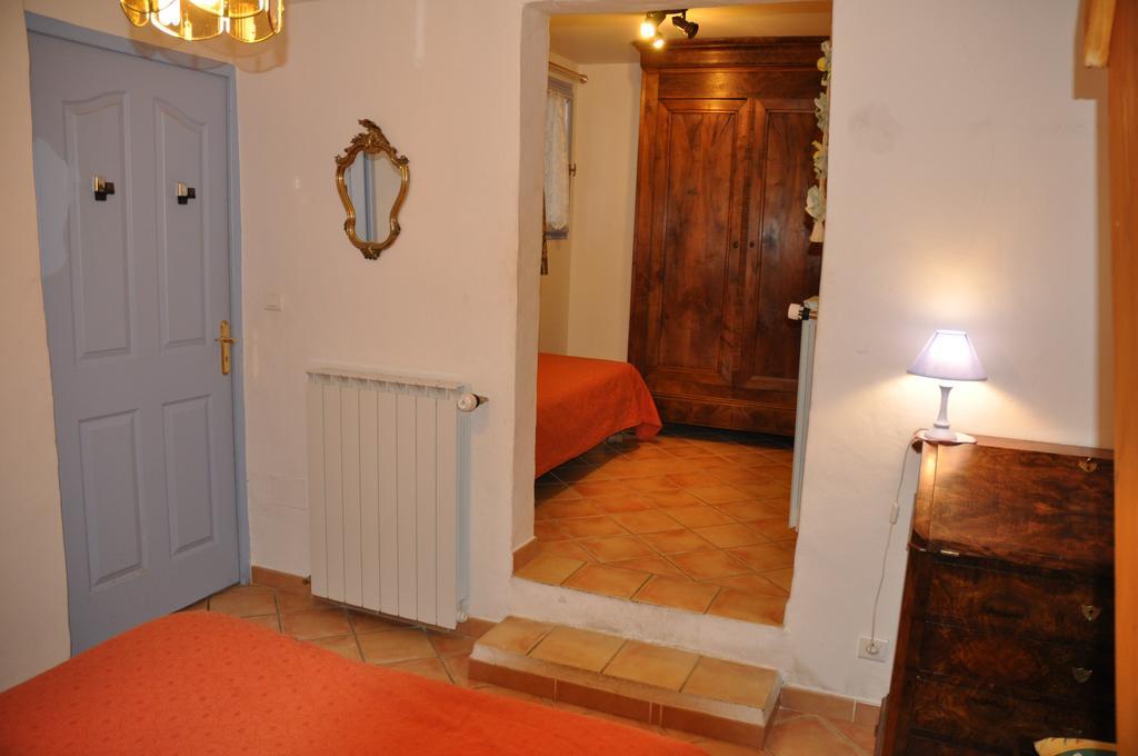 Hotel Le Petit Labouret Revest-du-Bion Zewnętrze zdjęcie