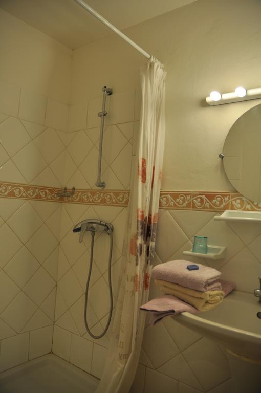 Hotel Le Petit Labouret Revest-du-Bion Zewnętrze zdjęcie