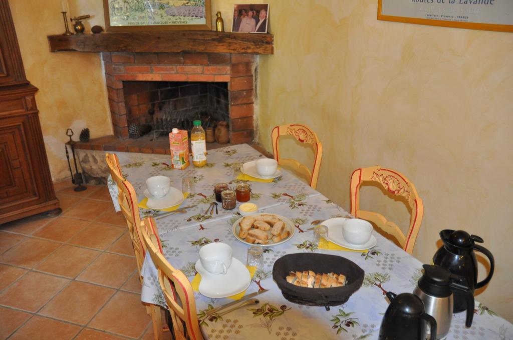 Hotel Le Petit Labouret Revest-du-Bion Zewnętrze zdjęcie