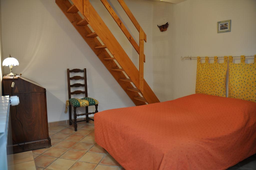 Hotel Le Petit Labouret Revest-du-Bion Zewnętrze zdjęcie